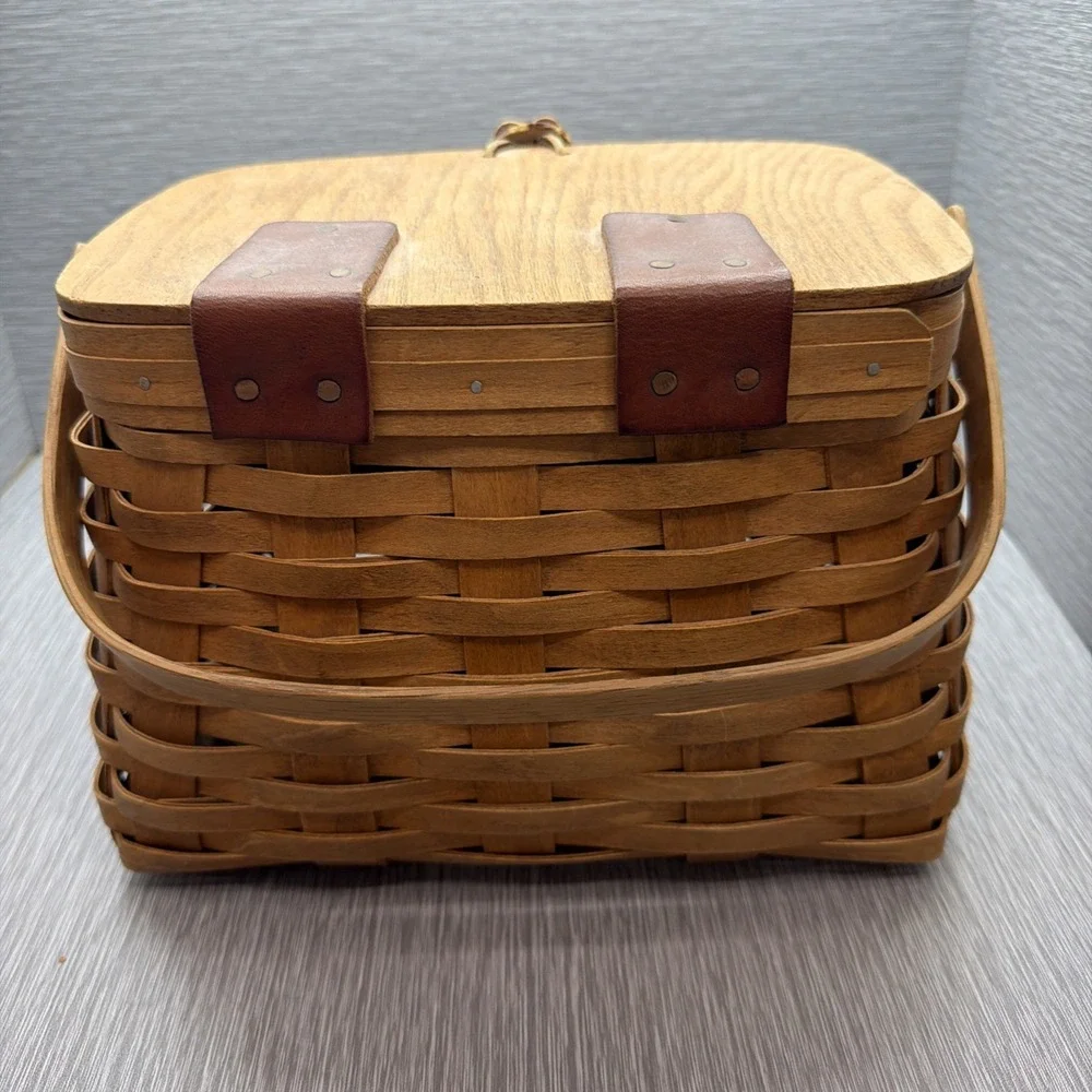 Vintage Gerald E Henn Workshops Picnic Basket Lidded Swing Handle Handwoven
